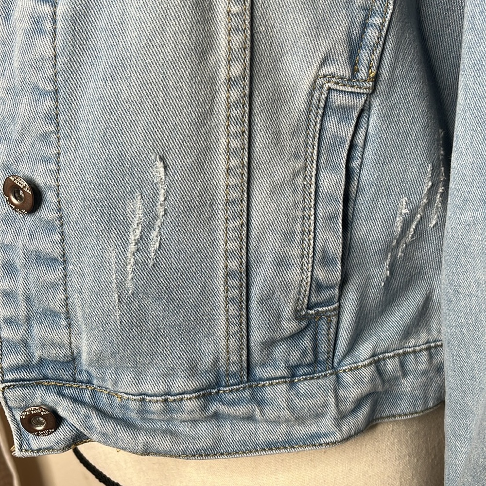 Jean Jacket Distressed - Picture 12 of 16